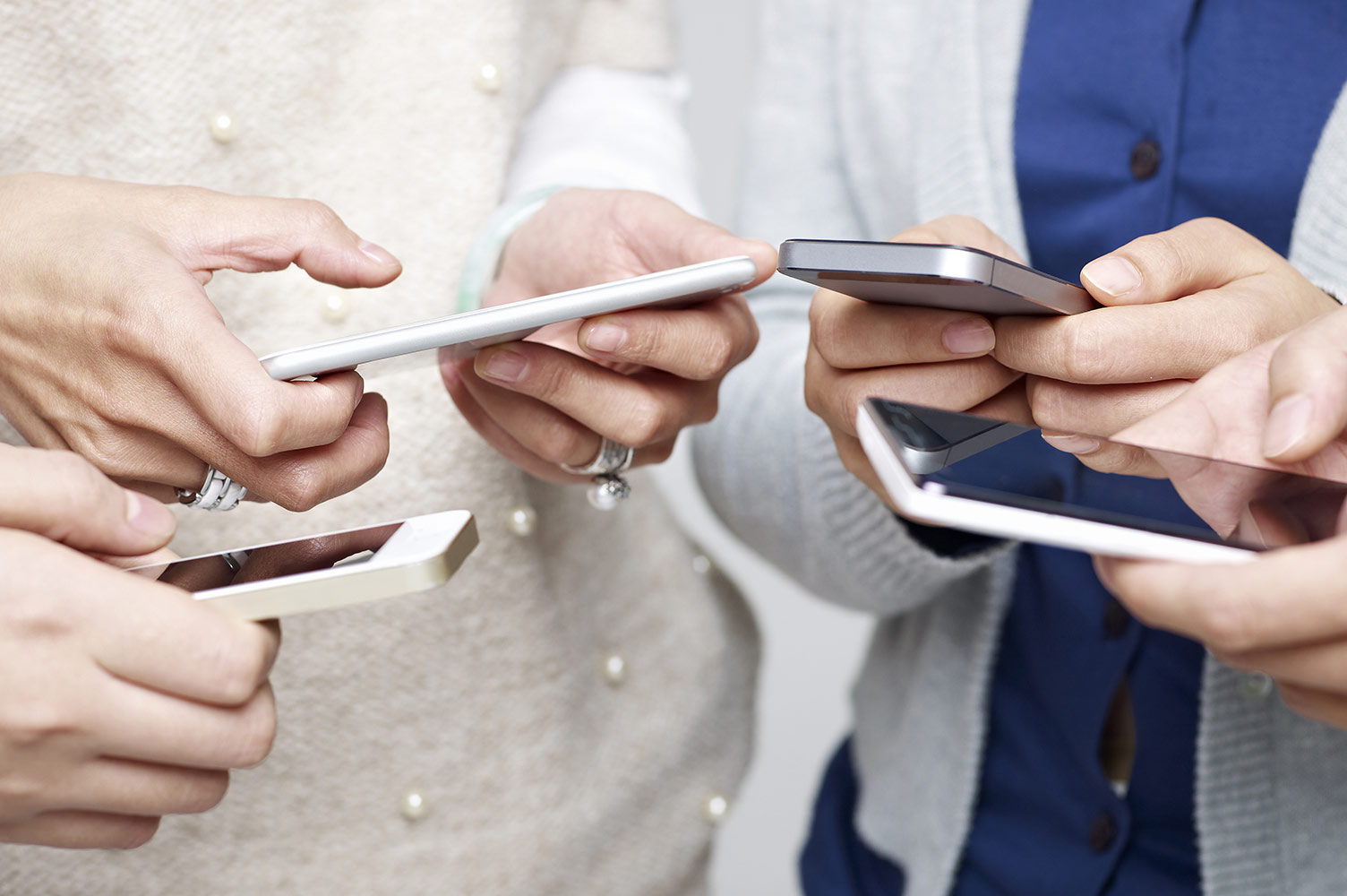 Mobile handsets distribution